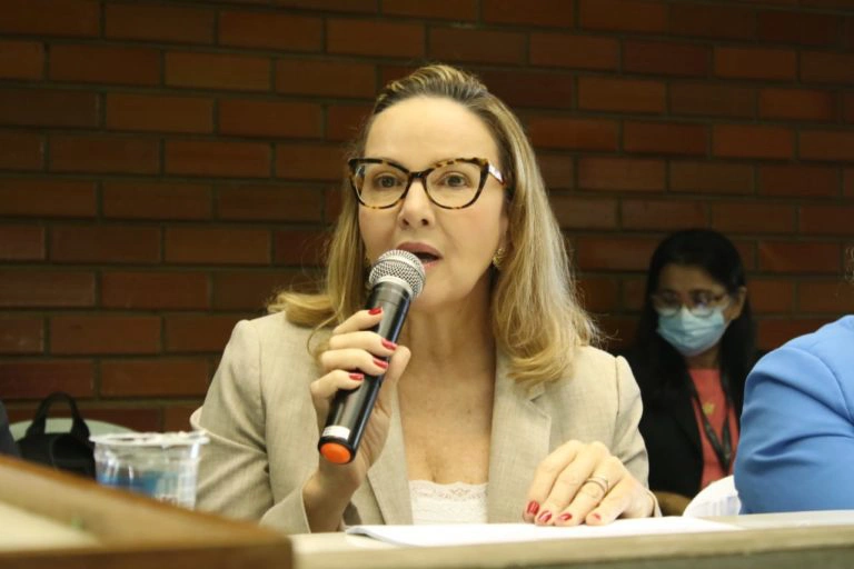 Procuradora Cláudia Seabra