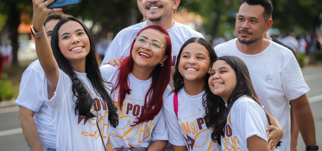 Publico jovem mostram alegria na 24ª edição da Marcha para Jesus