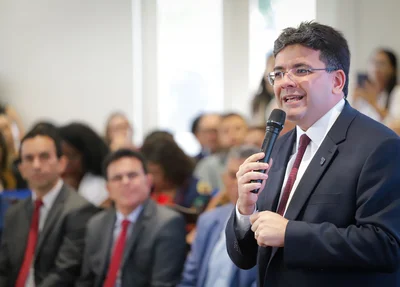 Rafael Fonteles anuncia concurso para SASC