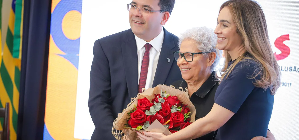 Rafael Fonteles prestou homenagem a Regina Sousa