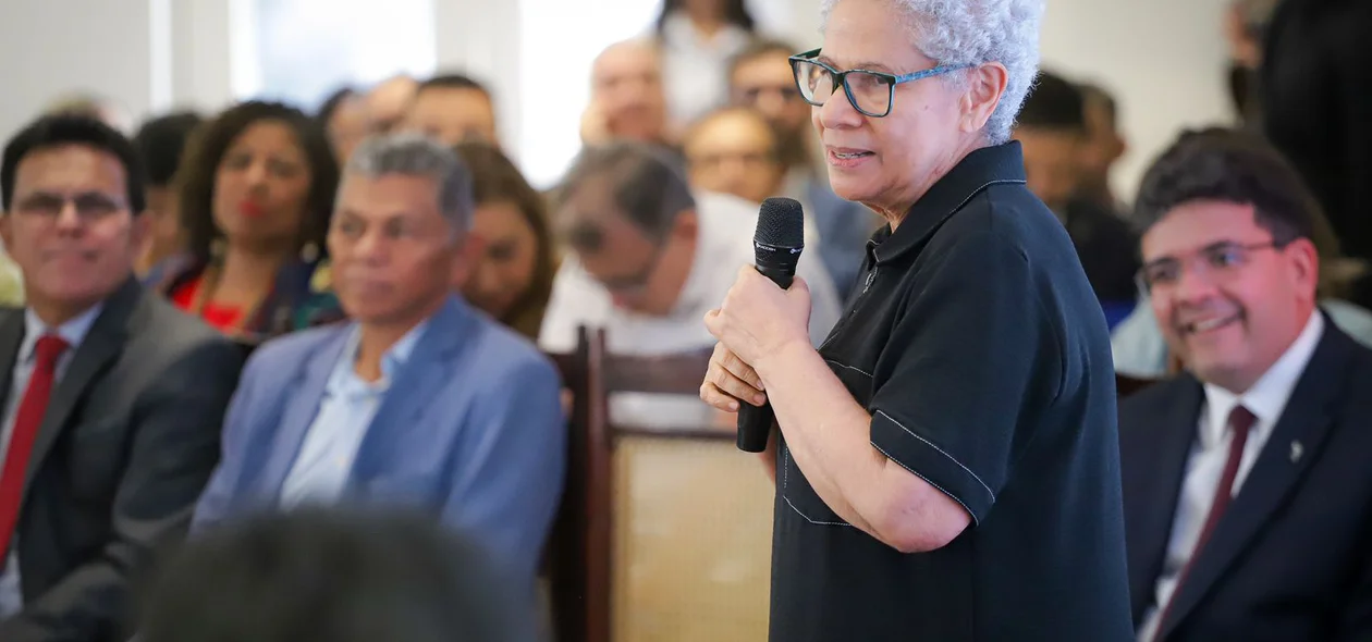 Regina Sousa entregou o cargo e falou da sua missão na Sasc