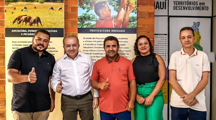 Reunião com o superintendente de Agricultura Familiar do Estado, Clébio Coutinho