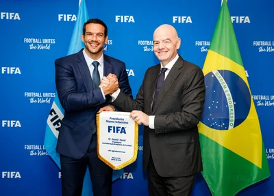 Samir Xaud, presidente da CBF, e Gianni Infantino, presidente da FIFA