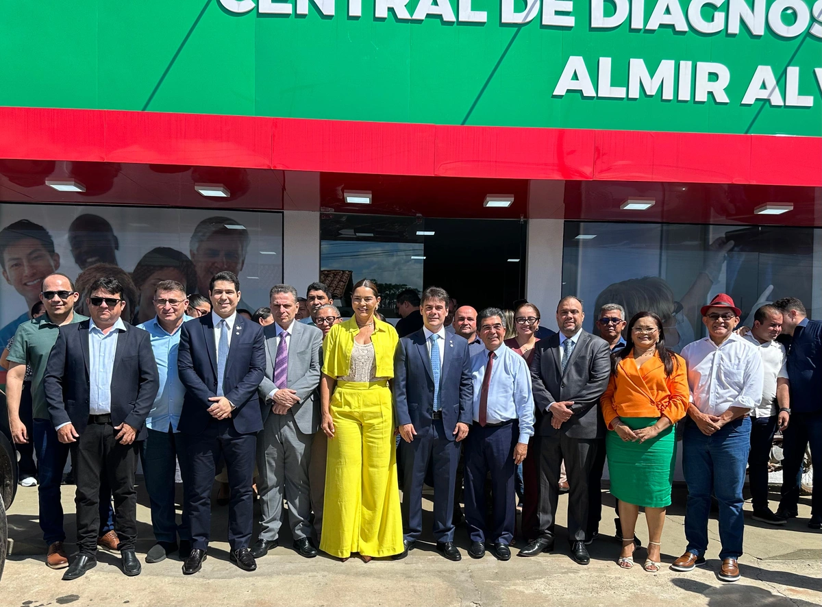 Severo Eulálio e Felipe Sampaio visitam Centro de Diagnóstico e obras do 25º BPM em Esperantina