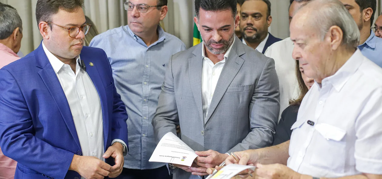 Sílvio Mendes empossa Bessah Sá e Aluísio Sampaio