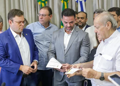 Sílvio Mendes empossa Bessah Sá e Aluísio Sampaio