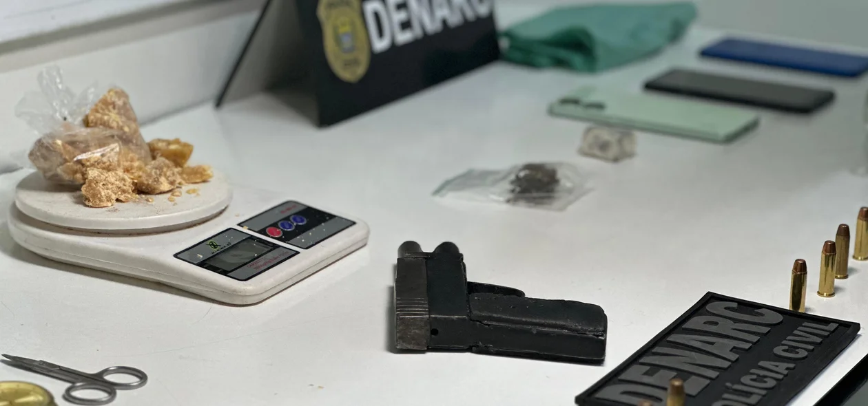 Um dos presos portava arma de fogo