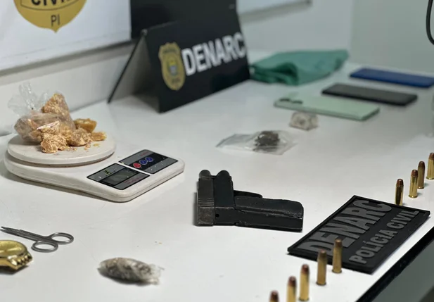 Um dos presos portava arma de fogo