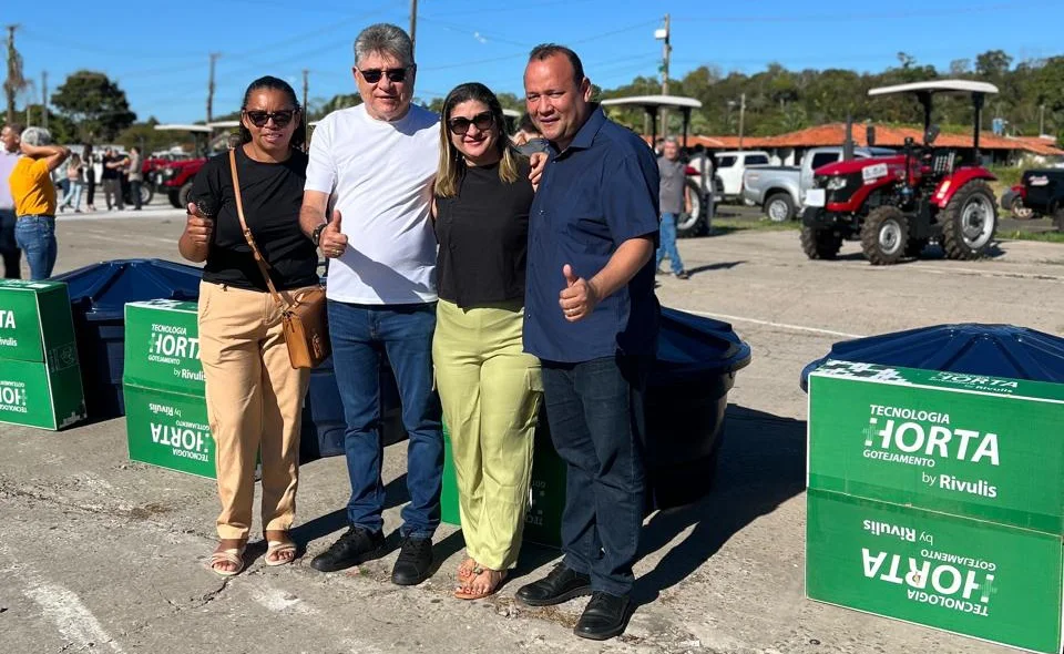 A entrega de equipamentos ocorreu nesta segunda-feira