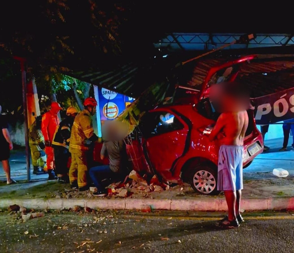 Acidente deixou três feridos na Avenida Dom Severino