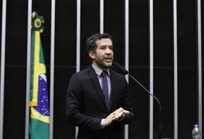 André Janones defende “extermínio do bolsonarismo” e fala em “matar ou morrer”