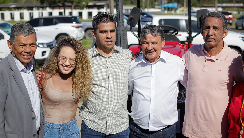 Autoridades no evento
