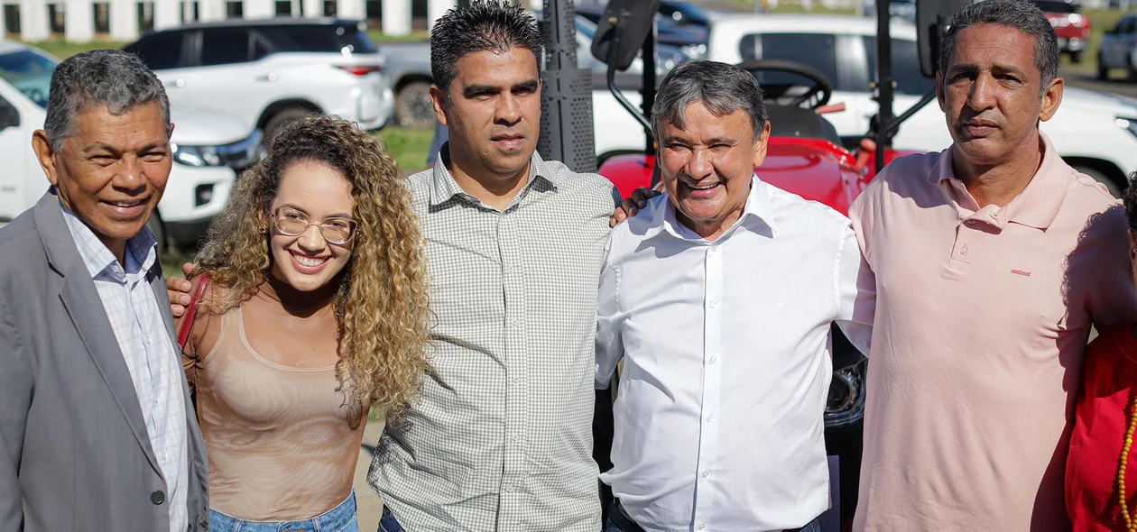 Autoridades no evento
