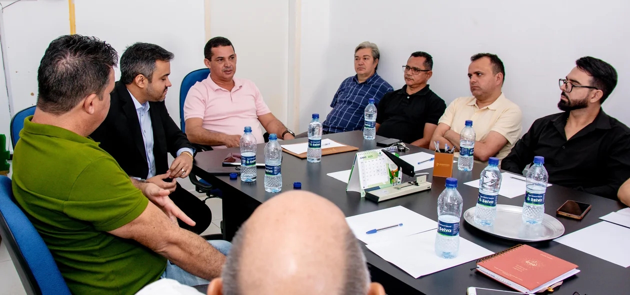 Bancadas se reuniram com João Arilson