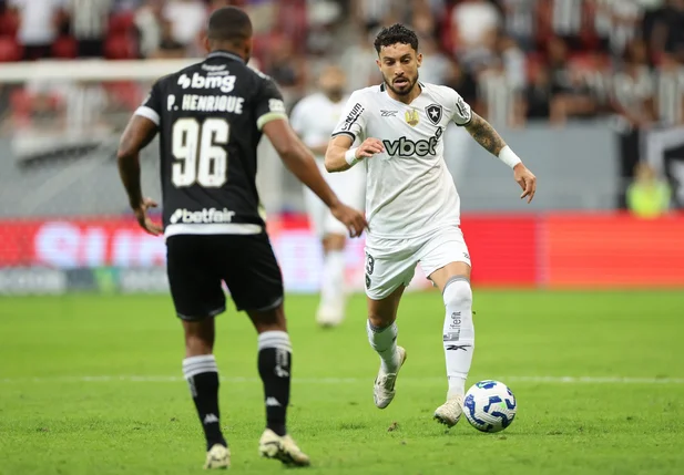 Botafogo vence Vasco após retorno do Mundial de Clubes
