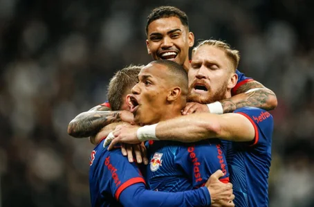 Bragantino vence o Corinthians pelo Brasileirão