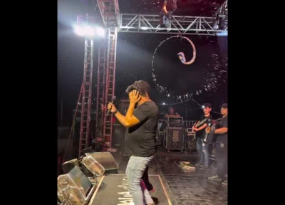 Cantor da Banda Malla 100 Alça é atingido por lata de cerveja