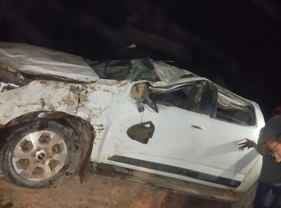 Carro que capotou na BR 135 em Bom Jesus