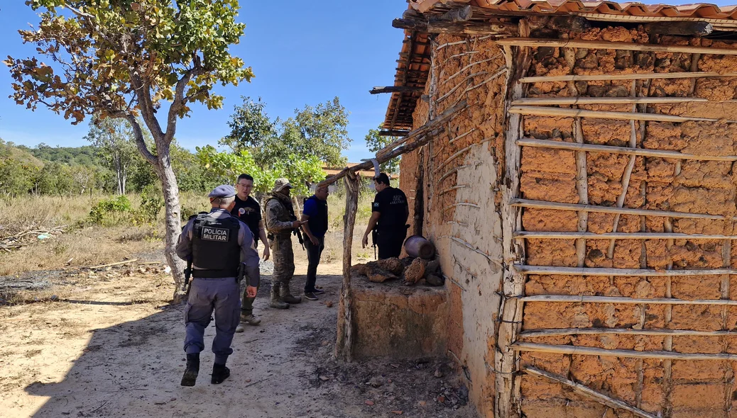 Casa onde estava o criminoso que matou o delegado