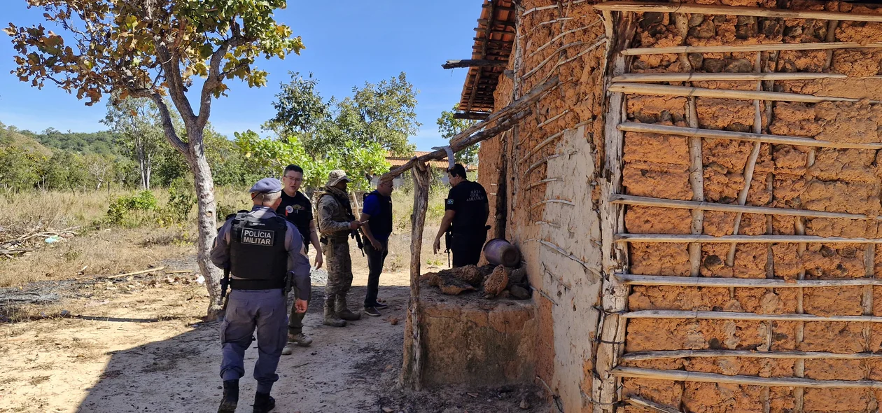 Casa onde estava o criminoso que matou o delegado