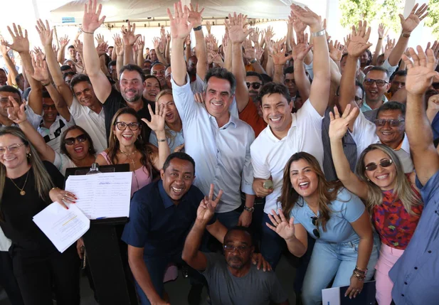 Ciro Nogueira inaugura obras e entrega benefícios em várias cidades do Piauí