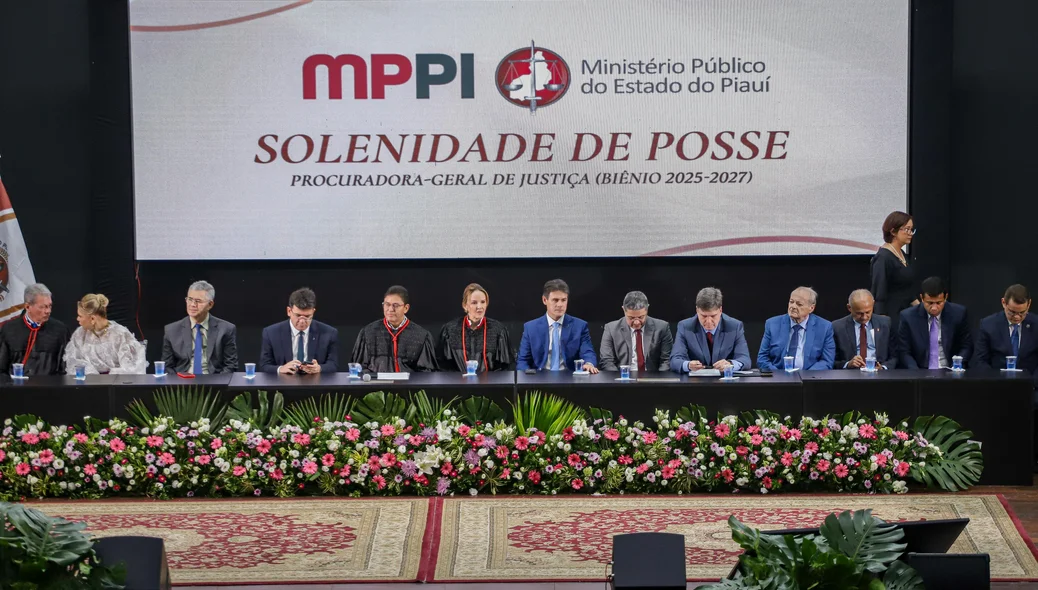 Cláudia Seabra toma posse como procuradora-geral de Justiça do Piauí