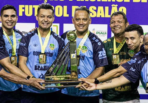 Clemilton Miranda e comissão técnica do Campo Largo