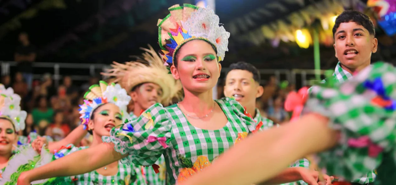 Concurso de quadrilhas juninas do Festival Cultural dos Cocais em São João do Arraial