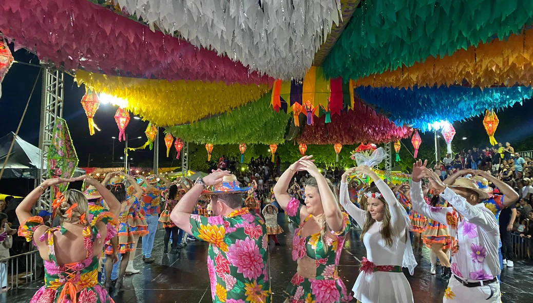 Confira como foi a primeira noite do São João da Esperança 2025 em Esperantina