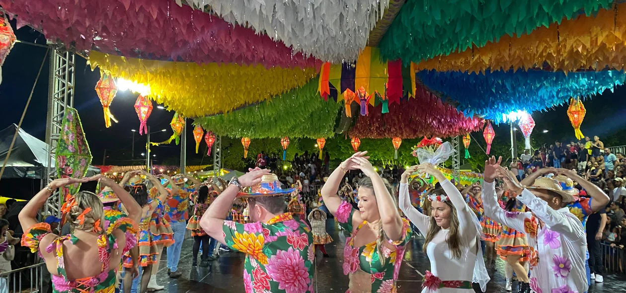 Confira como foi a primeira noite do São João da Esperança 2025 em Esperantina