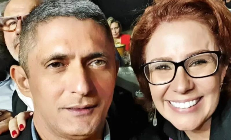 Coronel da reserva Aginaldo de Oliveira e a deputada federal Carla Zambelli ao lado do marido,