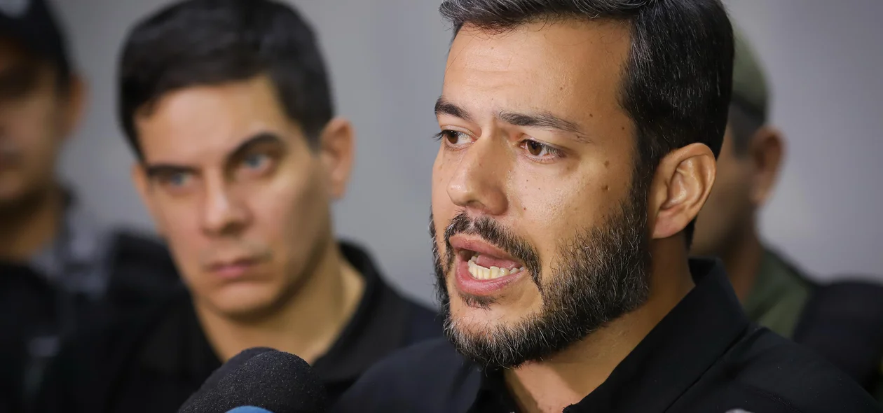 Delegado Anchieta Nery durante coletiva