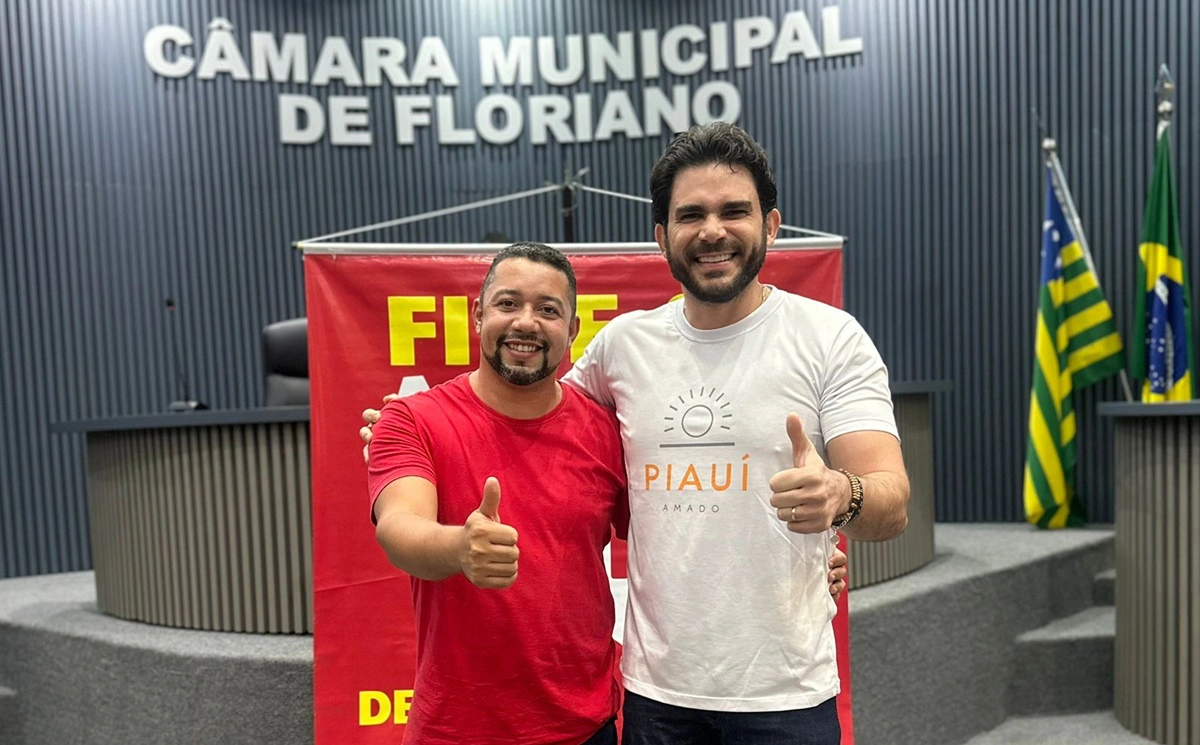 Dr. Marcus Vinícius parabeniza Enofre Carvalho por vitória