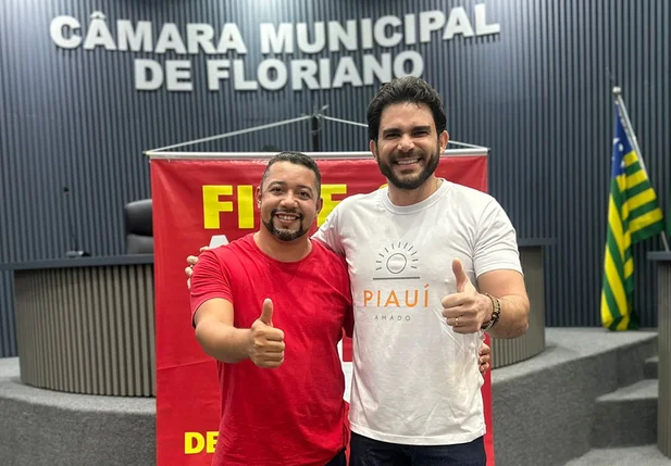 Dr. Marcus Vinícius parabeniza Enofre Carvalho por vitória