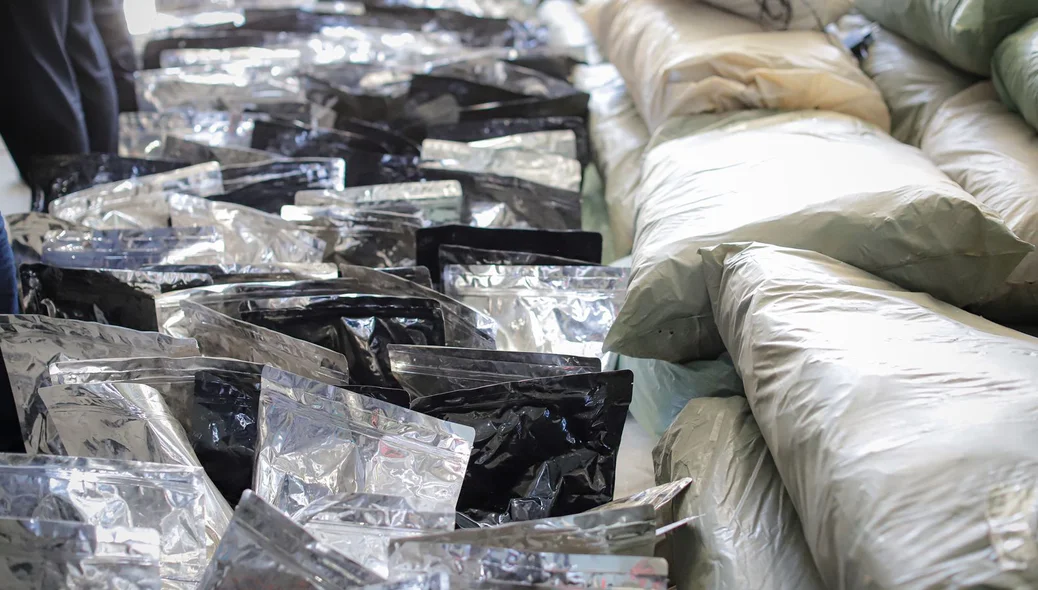 Droga armazenada em embalagens especiais