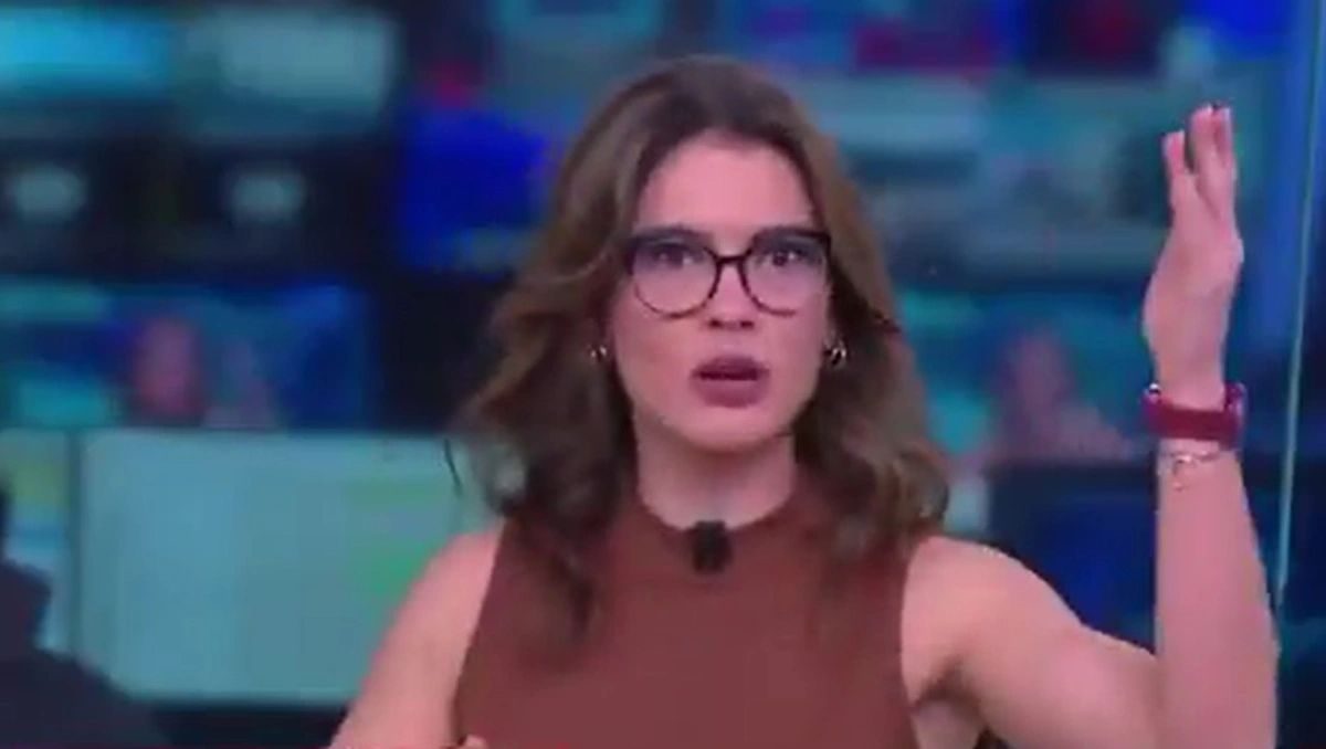 Elisa Veeck, apresentadora da CNN Brasil