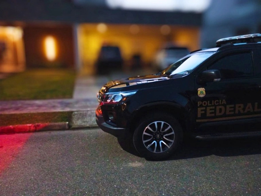 Equipes da Polícia Federal nas ruas
