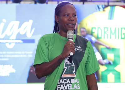 Formiga, ex-Seleção Brasileira, presente na abertura da Taça das Favelas