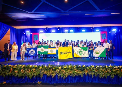 Governo do Piauí premia estudantes que se destacaram em olimpíadas do conhecimento