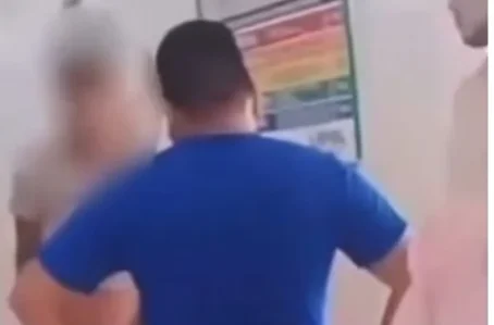 Homem da entrada em UPA para retirar cenoura presa no ânus