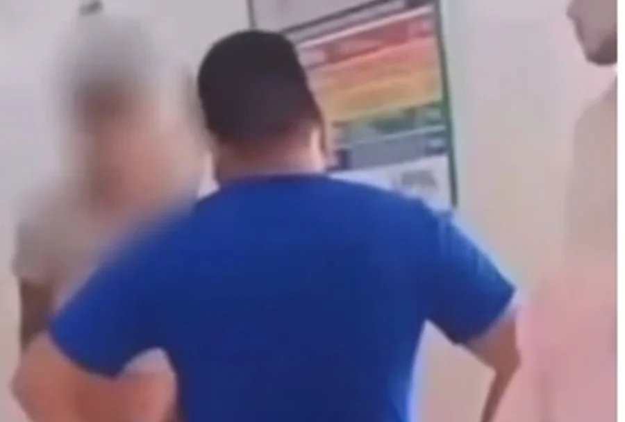 Homem da entrada em UPA para retirar cenoura presa no ânus