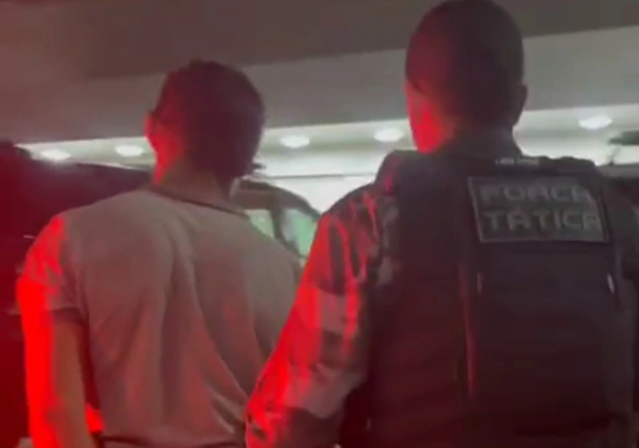 Homem é preso suspeito de espancar os filhos em Simplício Mendes