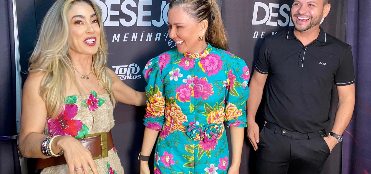 Ivanária Sampaio e cantores da Desejo de Menina