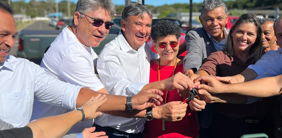 João Mádison participa de entrega de tratores ao lado do ministro Wellington Dias