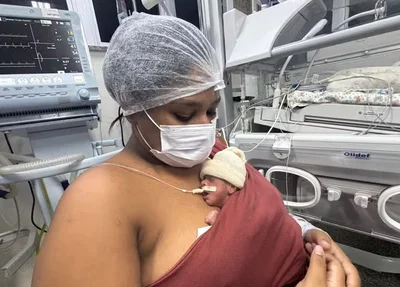 Jovem de 23 anos dá à luz a quadrigêmeos