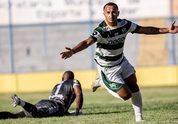 Júnior Mandacaru, atacante do Altos