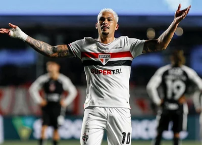Luciano brilha e São Paulo vence Corinthians pelo Brasileirão