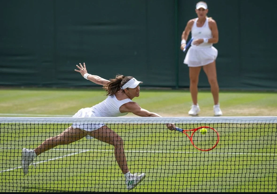 Luisa Stefani e Timea Babos avançam às oitavas em Wimbledon