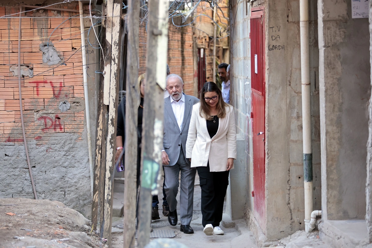 Lula e Janja na favela do Moinho