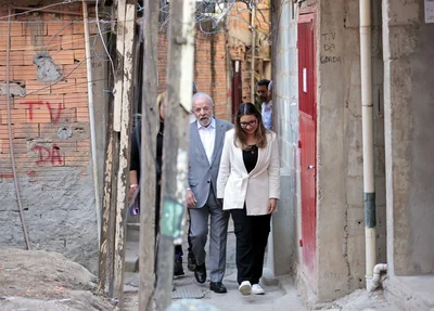 Lula e Janja na favela do Moinho